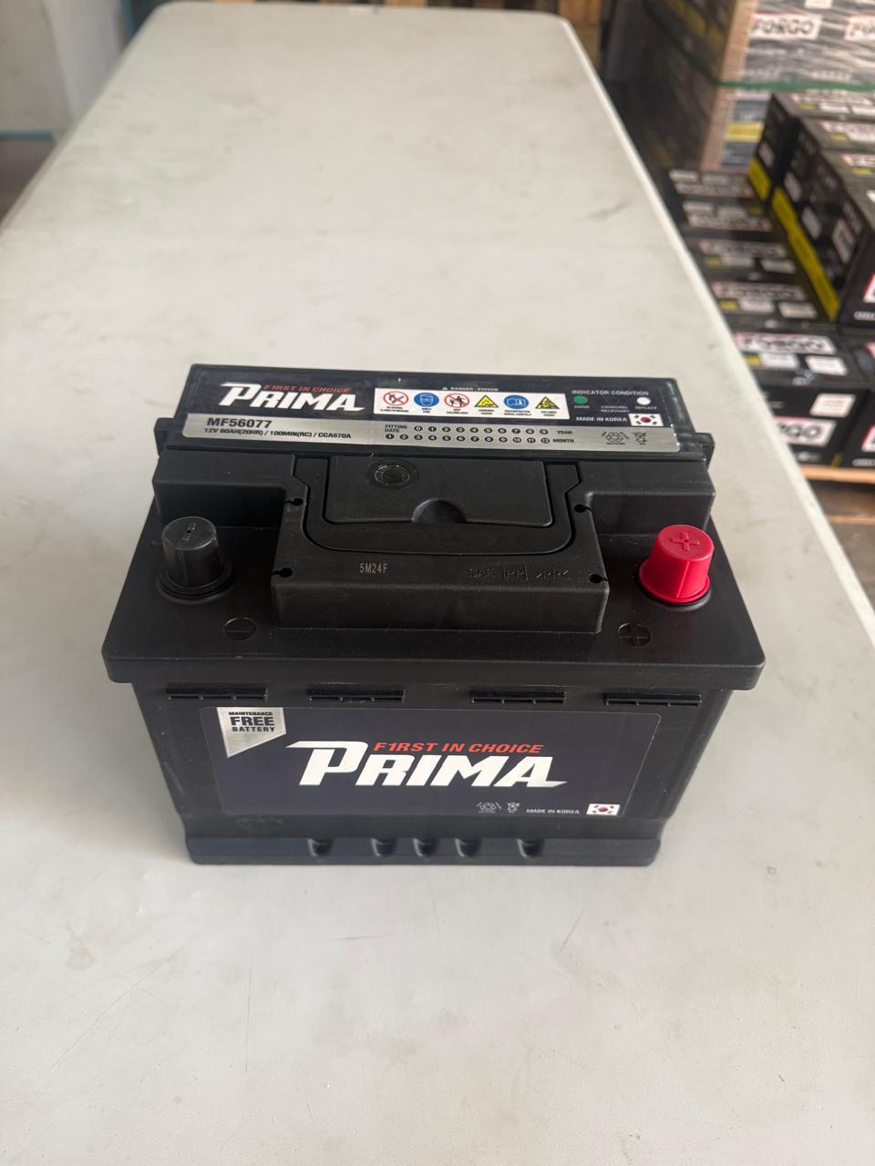 Fotografía de una batería Prima para automóvil